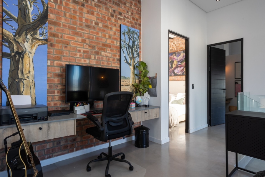 3 Bedroom Property for Sale in Lemoenkloof Western Cape